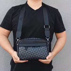 Factory Direct Leather Messenger Bag Men’s Shoulder Bag with Print Fashion Small Square Bag