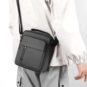 Fashion Square Waterproof Polyester Messenger Bag with Letter Holder Custom Logo Men’s Outdoor Casual Crossbody Bag