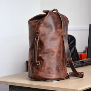 Large Capacity Men’s Mountaineering Shoulder Leather Bag