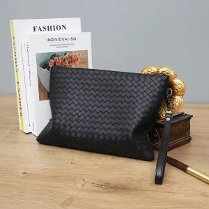 Leather Hand Bag for Men Leather with Compartment Designer Custom Luxury Elegant Leather Men’s Clutch Bag for Men H2