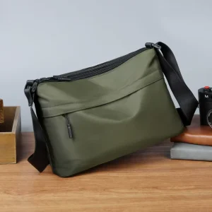 Lightweight Nylon Men’s Crossbody Bag Casual Fashion Single Shoulder Bag Portable Mini Sling Bag for Outdoor Daily Carry
