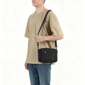 Small Chest Sling Bag Lightweight Waterproof Nylon With Zipper Pocket Sling Bag for Gym Walk Vacation Phone Holder