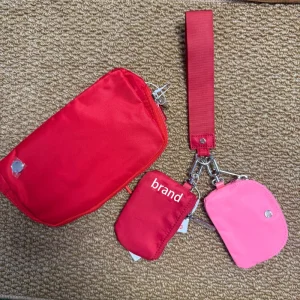 Trendy High Quality Lulu Bags Waterproof Nylon Outdoor Men’s and Women’s Universal Waist Bag Available for Customization