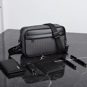 Vintage Fashion Crossbody Bag for Men PU Leather Waterproof Custom Logo Durable Lightweight
